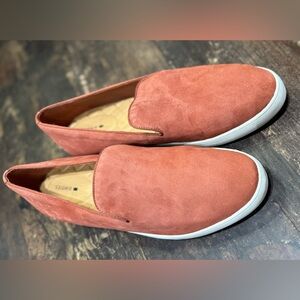 Women’s Birdies Slip-On Suede Flats Size 11